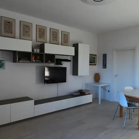 Casa Izzo, Trilocale Con Terrazza E Parcheggio Privato *