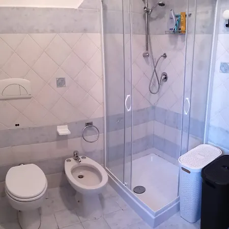 Appartamento Casa Izzo, Trilocale Con Terrazza E Parcheggio Privato *